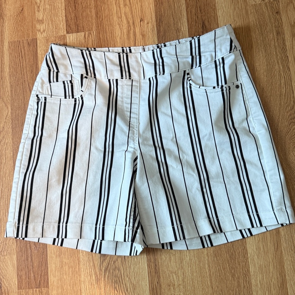 Westbound. Striped White and Black Shorts